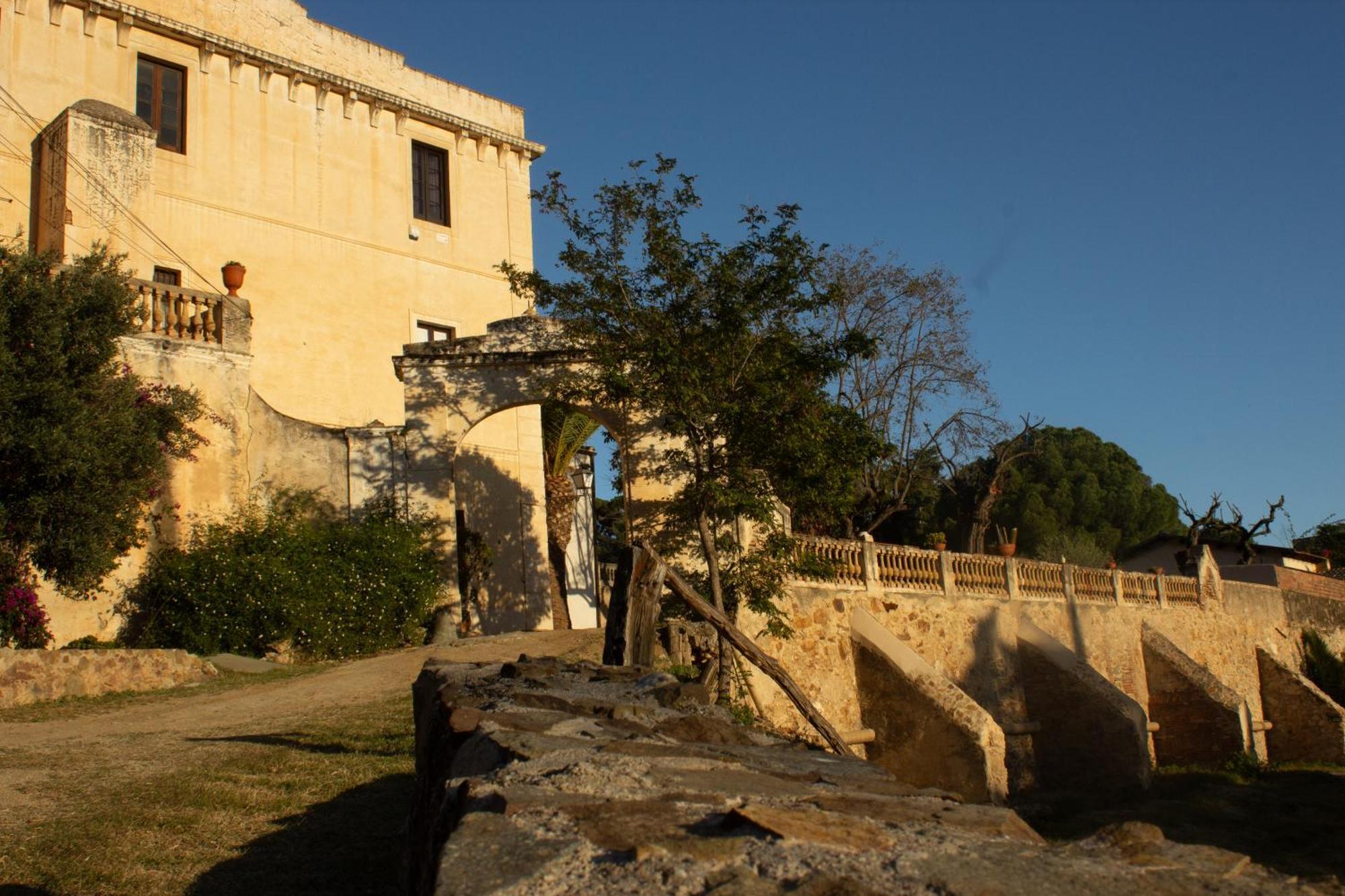 Can Rovira - Stunning Neoclassical Mansion, Just 20 Min Drive From Barcelona City Center, Ideal For Groups And Families Alella Exterior foto